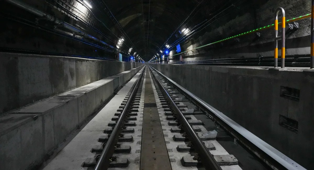 Amtrak Completes East River Tunnel Rehab: What It Means for LIRR Riders (2026)